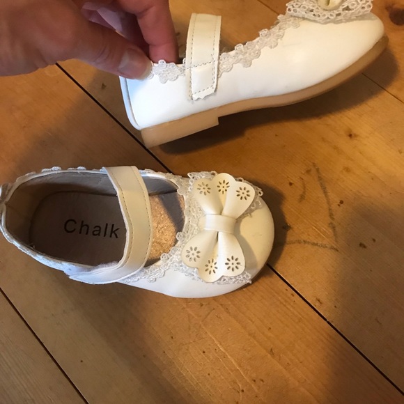6T off white Mary Janes - Picture 3 of 10